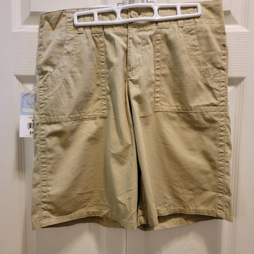 City Girl/Country Girl Tan Shorts Size‎ 10